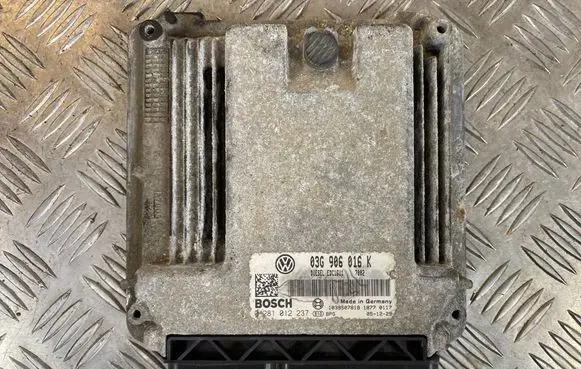 Skoda Octavia Mk2 (1Z) Engine control unit/module 03G906016K 1039S07818 0281012237