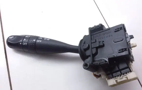 Toyota Yaris Indicator stalk 1736482