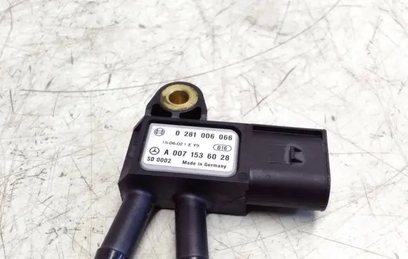 Mercedes-Benz GLA W156 X156 Exhaust gas pressure sensor A0071536028 0281006066