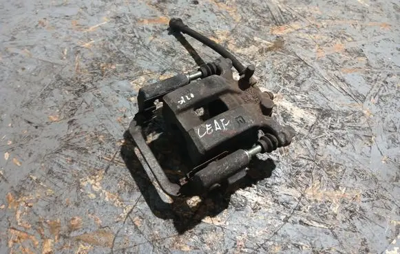 Nissan Leaf II (ZE1) Rear brake caliper