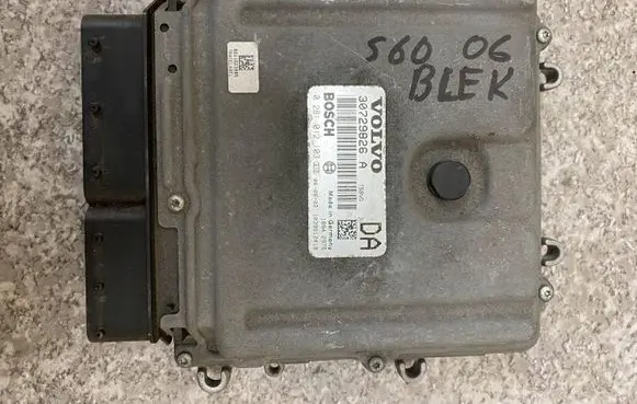 Volvo S60 Engine control unit/module 30729826A 0281012103