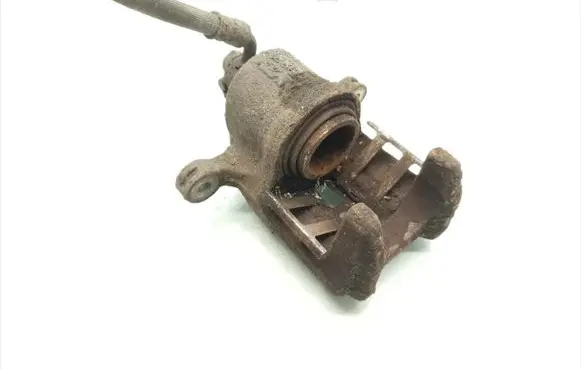 Honda CR-V Rear brake caliper