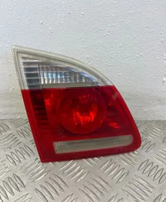 Tailgate rear/tail lights