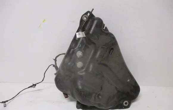 Audi A4 S4 B8 8K AdBlue liquid reservoir 8K0131877R 4H0907355D 4H0907153D