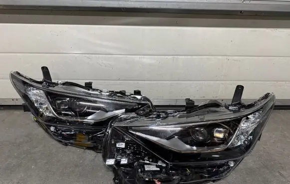 Toyota Auris E180 Headlight/headlamp 8115002K60 8110-02K60