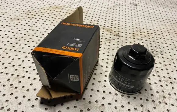 Seat Ibiza III (6L) Oil filter cover 0451103250 A210011