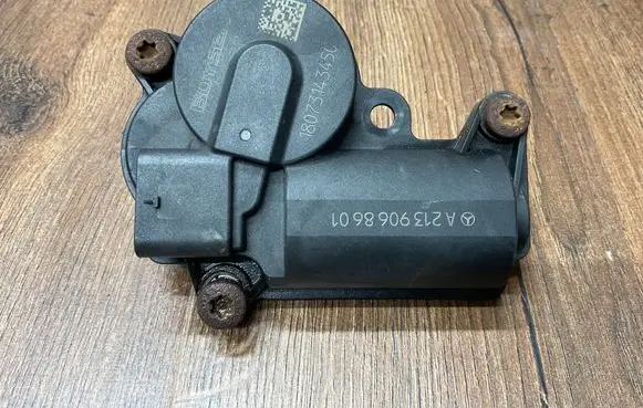 Mercedes-Benz E W213 Other exhaust manifold parts A2139068601