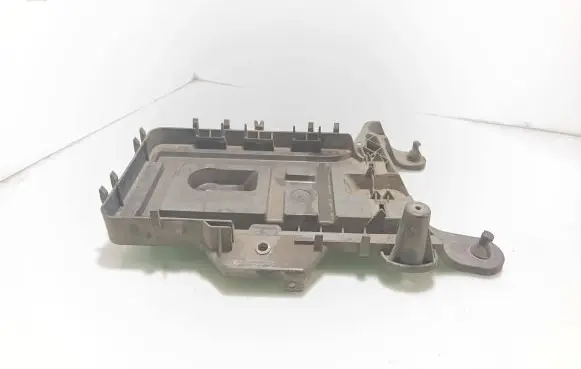 Battery tray