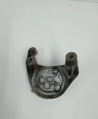 Volvo V50 Engine mounting bracket 326D15 326D15K