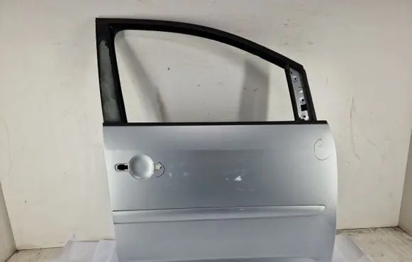 Volkswagen Touran I Front door 