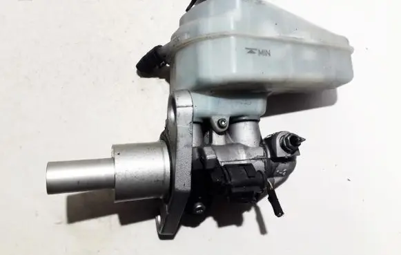 Volkswagen Touran I Master brake cylinder 1k0945459