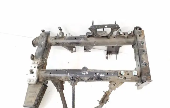 Engine mounting bracket