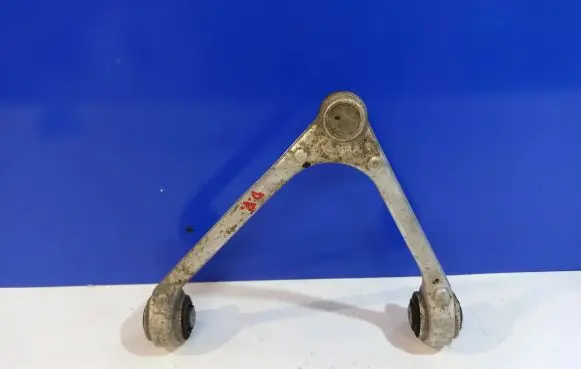 Jaguar S-Type Front lower control arm/wishbone KAG94353