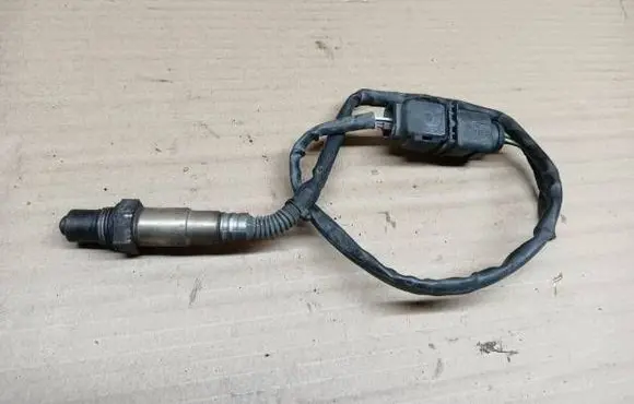 Volkswagen PASSAT B7 Lambda probe sensor 03L906262B