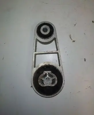 Ford Mondeo Mk III Engine mount bracket