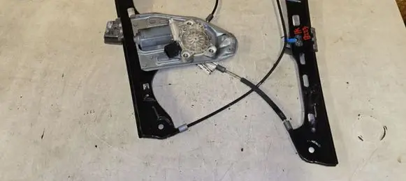 Mercedes-Benz C W203 Front door window regulator with motor A2037202946