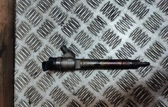 Renault Trafic III (X82) Fuel injector H8201055367