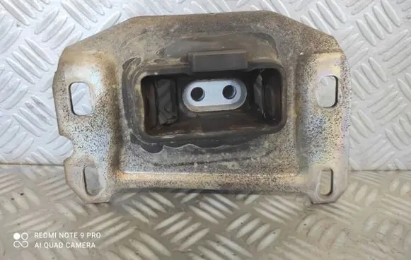 Citroen C4 Aircross Gearbox mount 9673768480