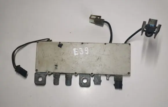BMW 5 E39 Antenna control unit 8378090