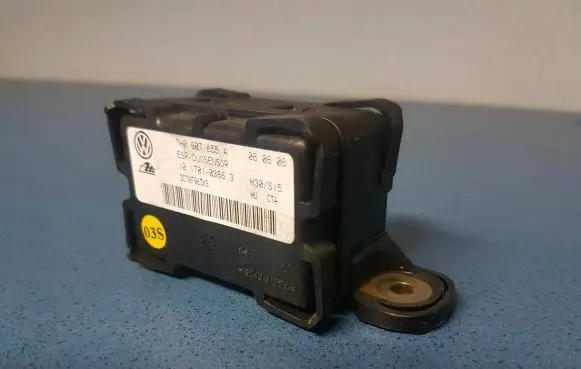 Skoda Octavia Mk2 (1Z) ESP acceleration yaw rate sensor 7H0907655A DC76F063KS 10170103663