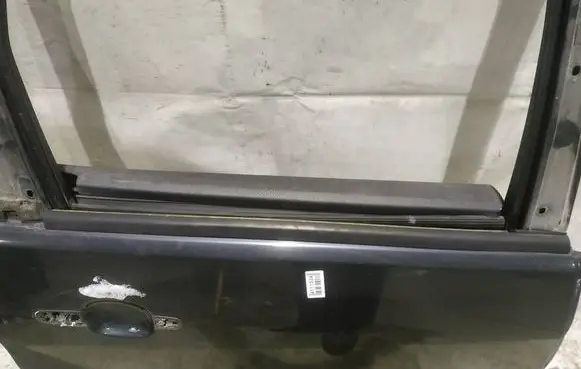 Ford C-MAX I Rear door glass trim molding 