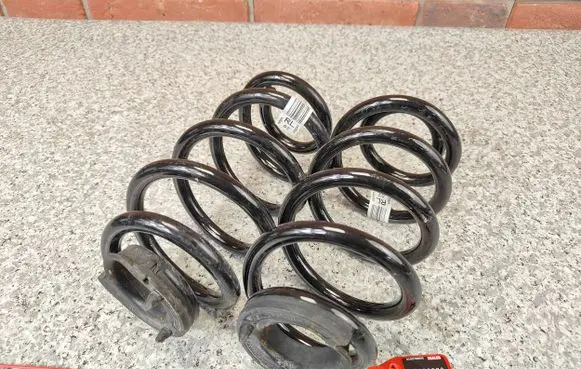 Mini Cooper Countryman F60 Rear coil spring 6866775