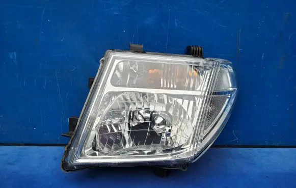 Nissan Navara D40 Headlight/headlamp 26060EB30B