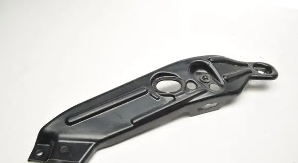 Volkswagen Tiguan Engine mount bracket 571805932A