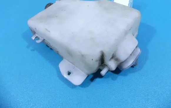 Mitsubishi Pajero Windshield washer fluid reservoir/tank 060351507 IMPRK832948