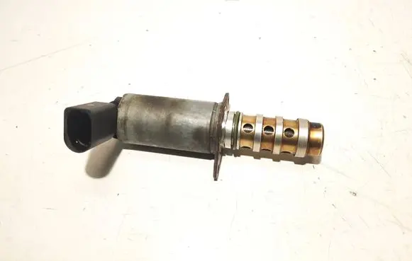 Audi A4 S4 B7 8E 8H Camshaft vanos timing valve 