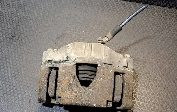 Volvo XC90 Front brake caliper 30657303