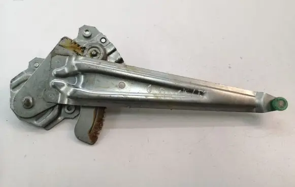 Suzuki Swift I Rear window lifting mechanism without motor