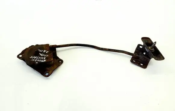 Hyundai Santa Fe Spare wheel mounting bracket 