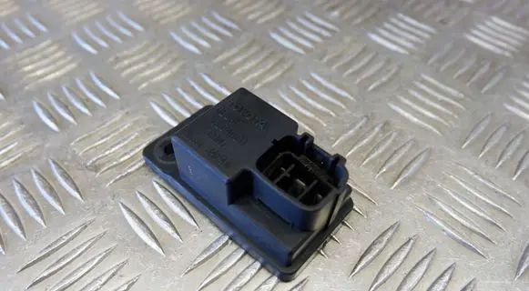 Lexus GS 300 400 430 Light washer relay 8594230010