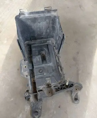 Volkswagen Touran I Battery box tray 1K0915333B