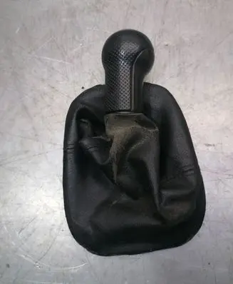 Volkswagen Golf IV Gear lever shifter trim leather/knob 1J0711113