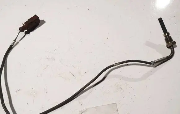 Volkswagen PASSAT B6 Exhaust gas temperature sensor 03g906088