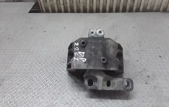 Volkswagen Golf IV Engine mount bracket 1J0199262