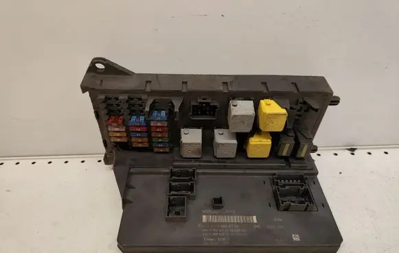 Mercedes-Benz Sprinter W906 SAM control unit A9069004700
