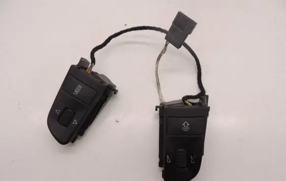 Audi A6 S6 C6 4F Steering wheel buttons/switches 4F0951527C 4F0951527D D201