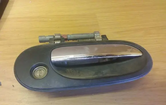 Nissan Almera N16 Front door exterior handle SA830613