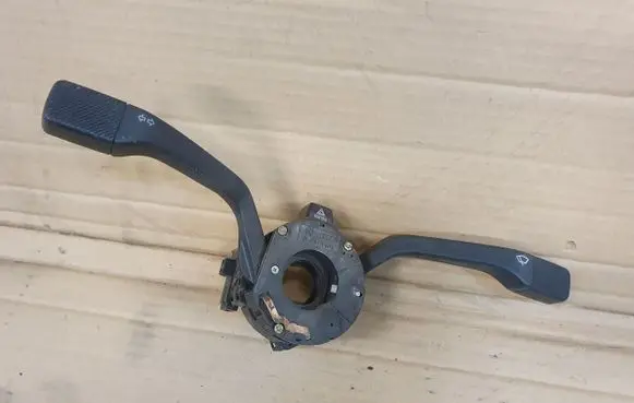 Volkswagen PASSAT B3 Wiper control stalk 357953503