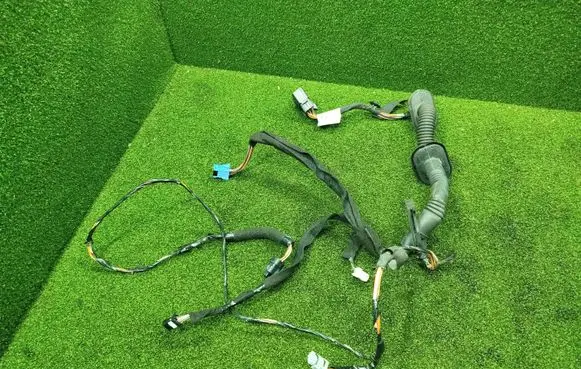 Renault Master III Front door wiring loom 8200778254 241254358R
