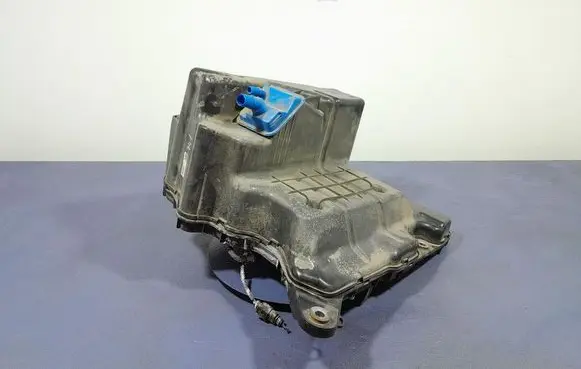 Audi A5 8T 8F AdBlue liquid reservoir 8W0131878BG