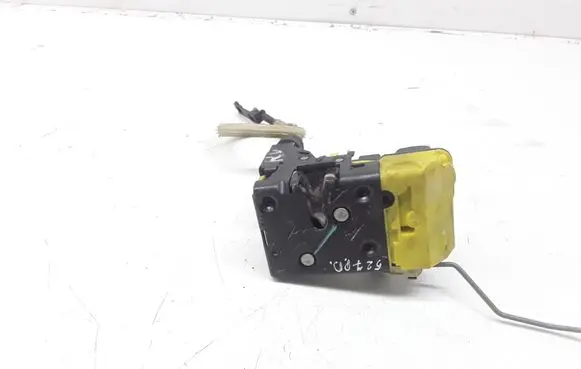 Volvo S60 Front door lock 8650547