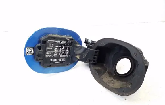 Mercedes-Benz A W176 Fuel tank cap A1766300067