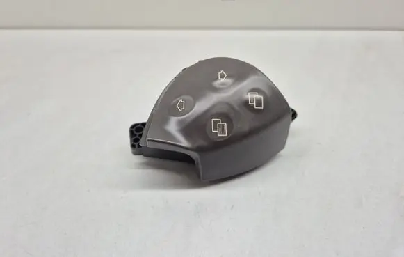 Mercedes-Benz E W211 Steering wheel buttons/switches A2118213358