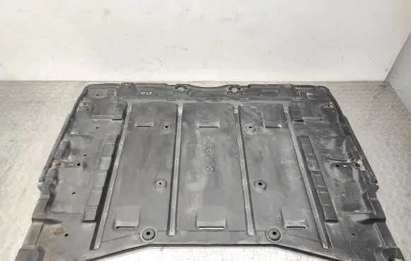 Nissan Leaf I (ZE0) Center/middle under tray cover 748N23NK0A
