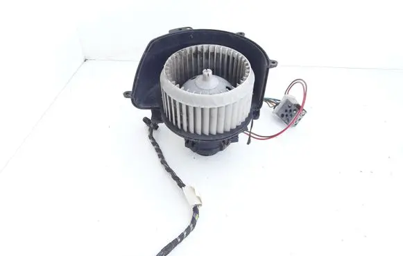 Opel Astra G Front door blower motor 52485311