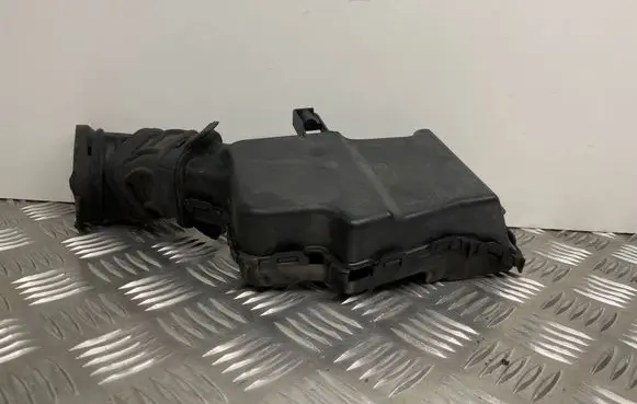 BMW 5 GT F07 Air intake duct part 7555192